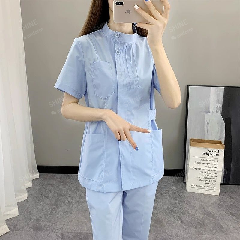 Rosa Krankenschwester-Uniforme – Medical Lab Logo Bewertung und Preis